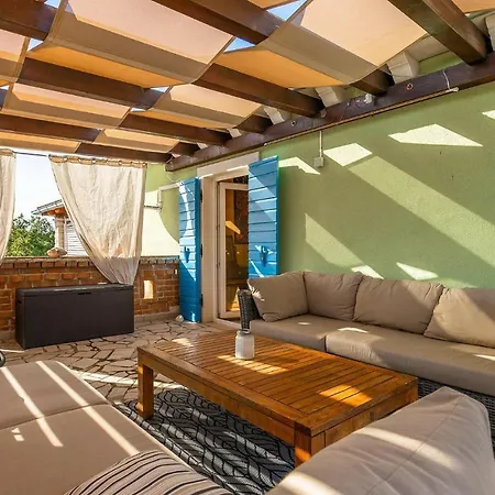 Una Ira Relax Režanci