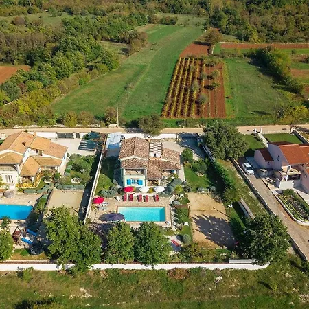 Una Ira Relax * Režanci